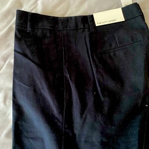 Black city short by Ann Taylor - new w tag